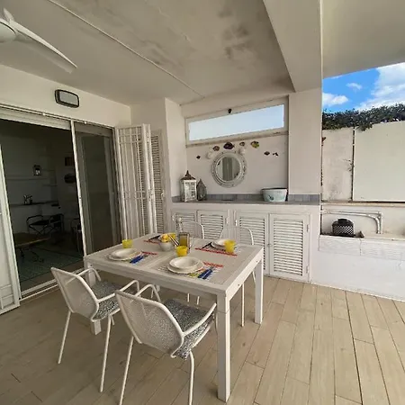 Dom wakacyjny Fregene House - Jacuzzi & Garden Fregenae