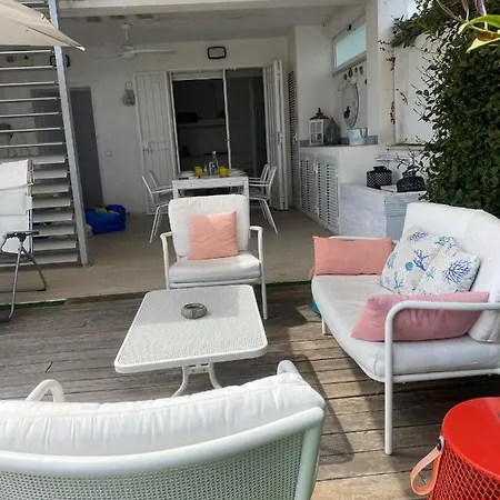 Fregene House - Jacuzzi & Garden Holiday home *